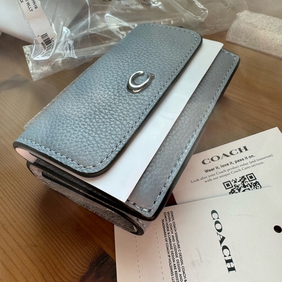 🥰 Coach Essential Mini Trifold Wallet - Picture 8 of 13
